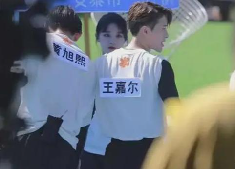 王嘉尔|王嘉尔宋雨琦疑似恋爱,粉丝称女方配不上王嘉尔,颜值引发热议