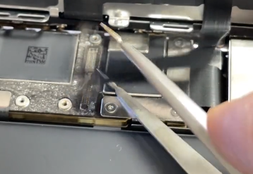 iqoo|安卓手机把iPhone给打了