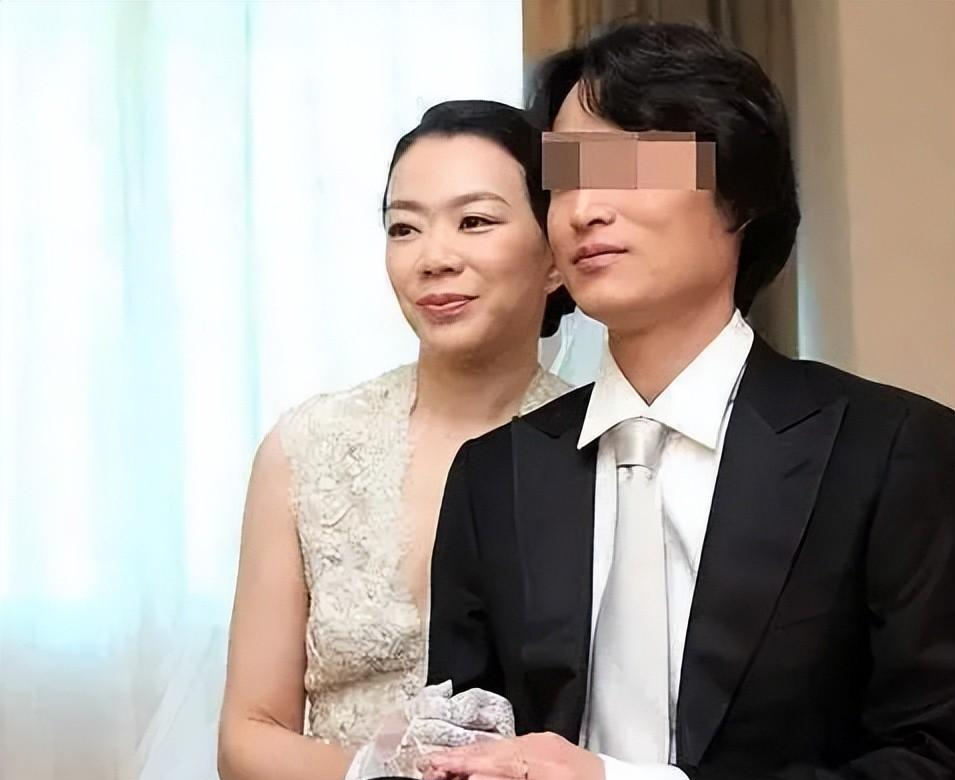 女子殴打乘务长、甚至逼停飞机,“恶魔千金”凭什么这么嚣张?!