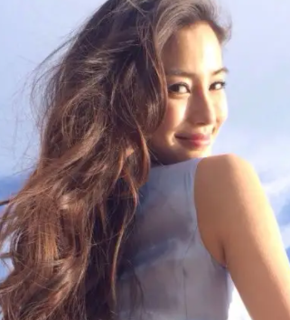 刘海|为什么在发型师手下,你的头发会如此服服站站?