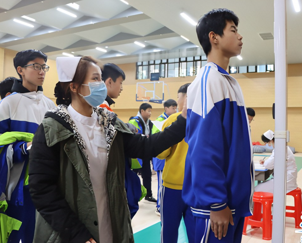 医生|80岁退休医生直夸:2种食物堪比“增高王”,孩子若爱吃,身高直冲180