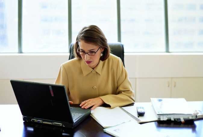 |职场上,有能力,有实力,才是一个精英