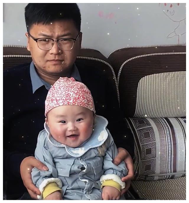 笑哭!新疆男子晒自己当爹前后对比图,网友调侃:长得比孩子还快