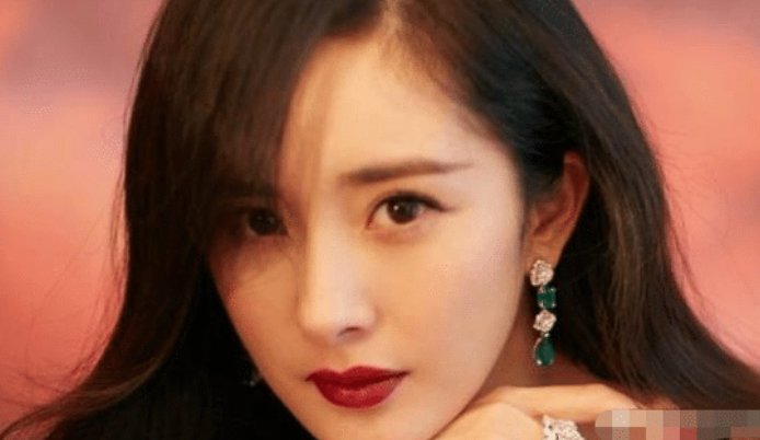 唐嫣|唐嫣喜钻石、杨幂爱翡翠,曾经的好闺蜜,喜好差距如此之大?