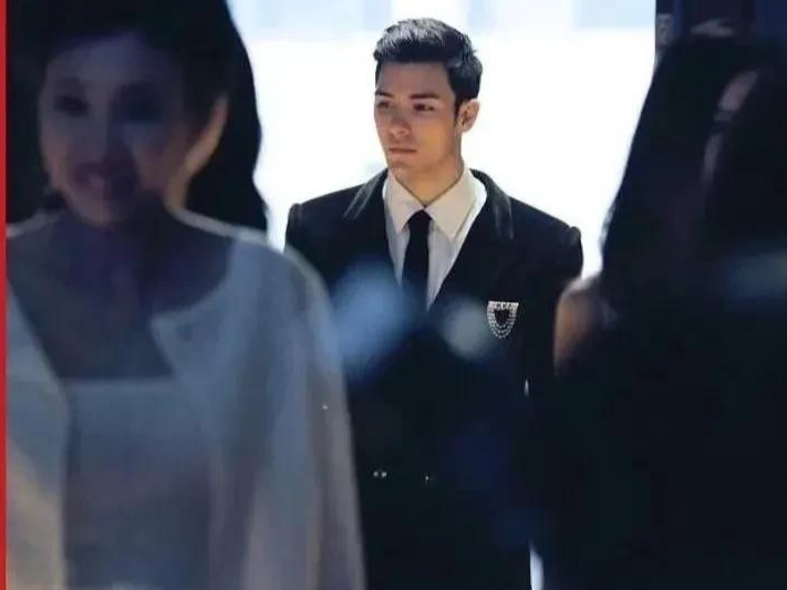 李龙基|7位被名字“误会”的男星，个个是阳刚硬汉，却有个嗲嗲的名字