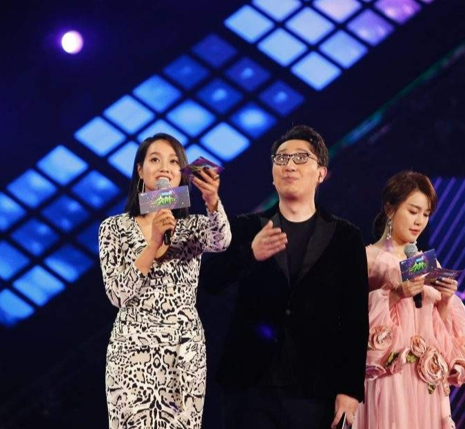 华少|华少，他究竟错在哪儿？他妻子长得不好看？所以华少就很少晒？