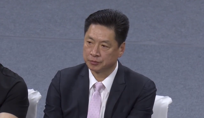 胡金秋|广厦夺赛点！胡金秋疑似被撞到腹部，赛后呕吐2分钟，被送往医院