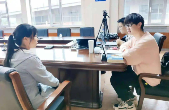 |真正有志向的职场人,面对职场会更加用力