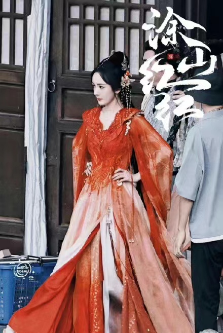 |《狐妖小红娘》杨幂最新路透,继青丘白浅后,美得心惊动魄