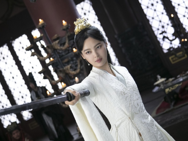 演绎|辛芷蕾靠着完美的样貌，演绎强大的内心，这样的气场让人喜欢