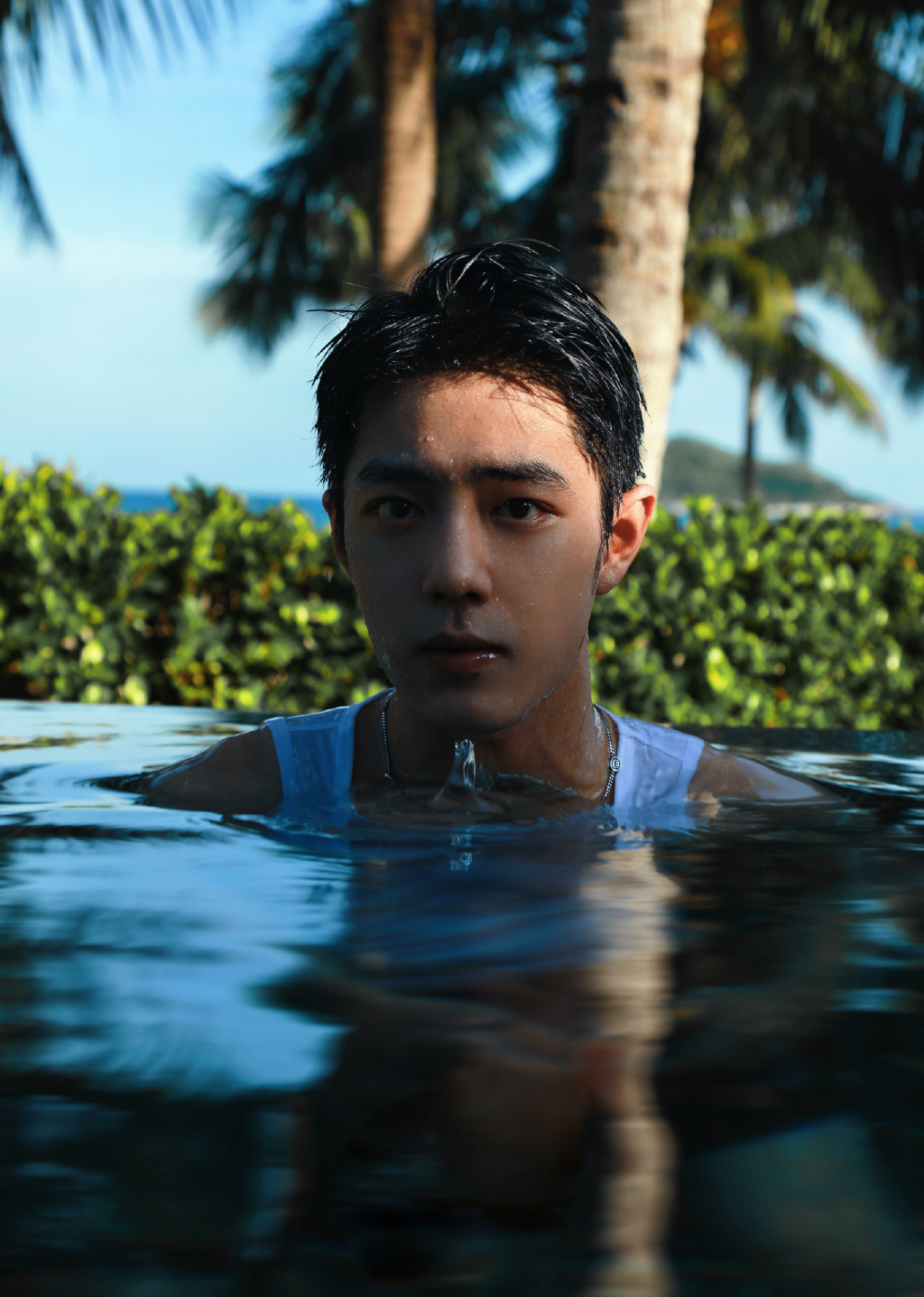 肖战|肖战，在开挂的路上活成了最受瞩目的“孤勇者”