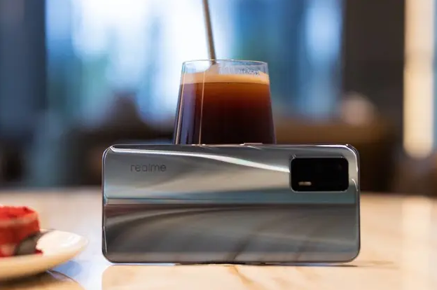 红米手机|5000mAh+65W快充+5000万三摄,发布两个月跌至2000价位