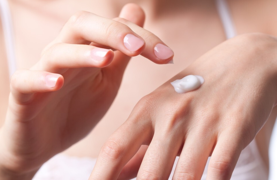 护肤品 冬季护肤品不用买太贵,身边这几种老国货,补水保湿真的很不错