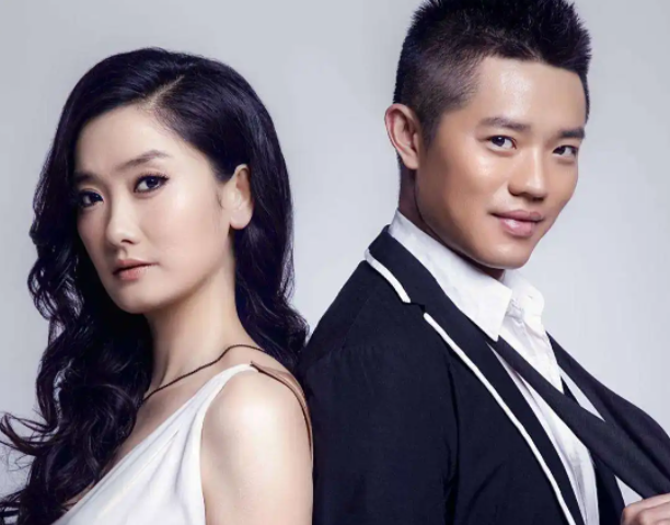 曾毅|玲花结婚半年后,曾毅也求婚了,组合23年,他们如同家人