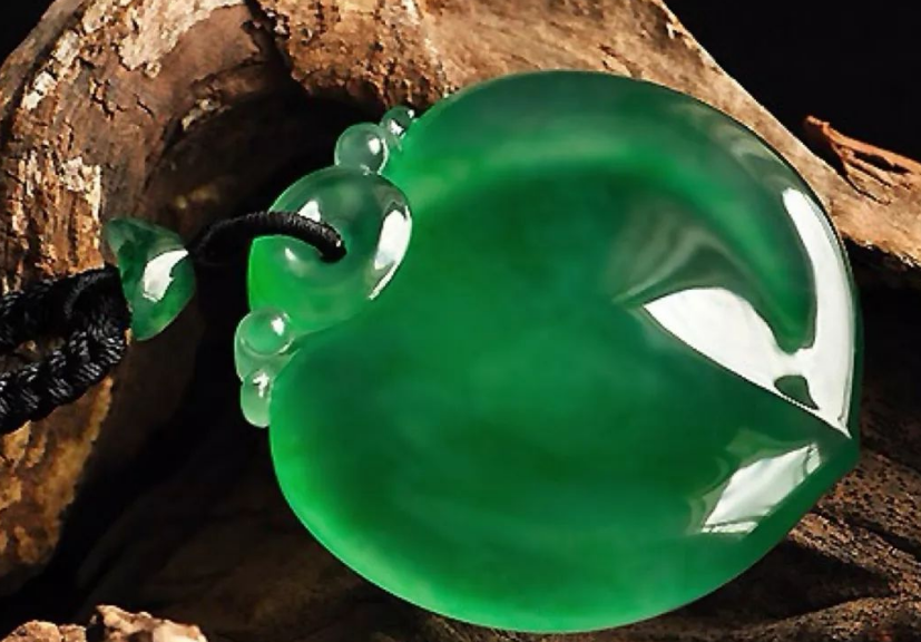 翡翠|高端翡翠如何收藏？听听老手是怎么说的，投资一定要谨慎