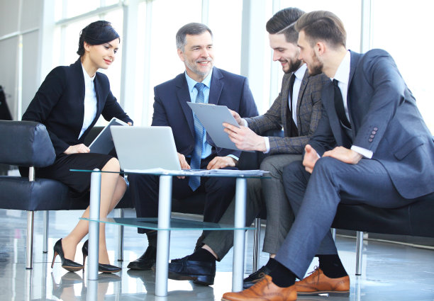 |和同事一起工作,这几种场合,要小心别被利用