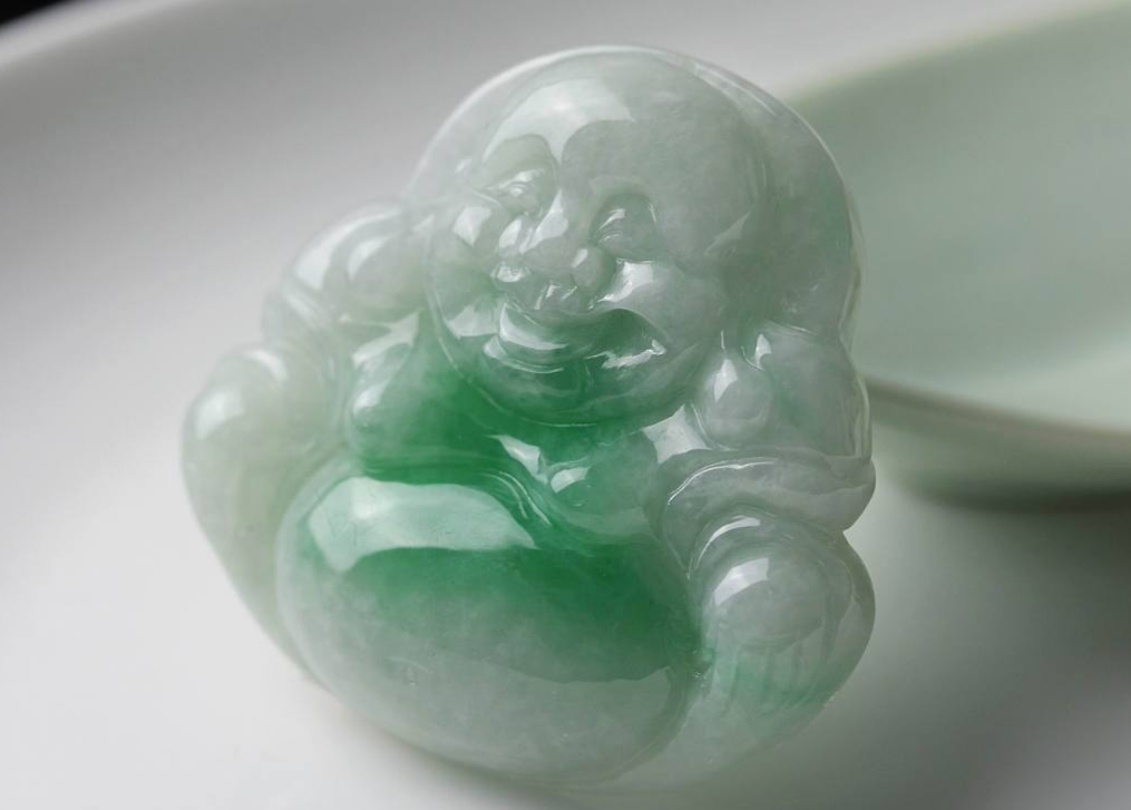 翡翠|翡翠的雕刻工艺有多重要?传统的翡翠雕刻,化腐朽为神奇的俏色