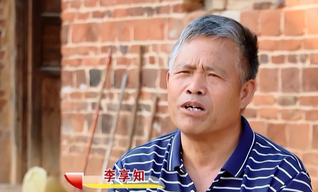 1999年湖南姐妹被逼投奔生母，继父含泪收留，3个继女皆成研究生