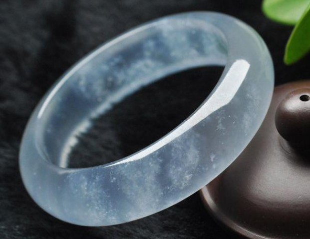 翡翠|水沫子和翡翠很像,但是两者区别很大,仔细点就能分辨出来