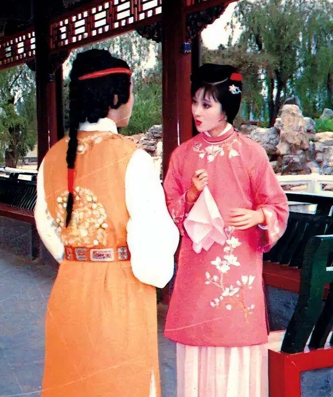 王扶林|87《红楼梦》两人太美：怕喧宾夺主，王扶林让化妆师把她俩化丑点！