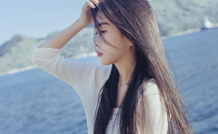 空腹 恼人的自然卷吹整基本技巧