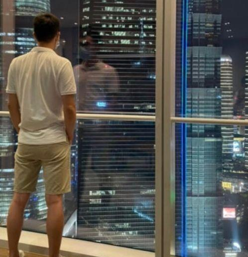 黄晓明|叶珂黄晓明疑似同居，女方住进价值上亿豪宅，厨房做饭如同女主人！