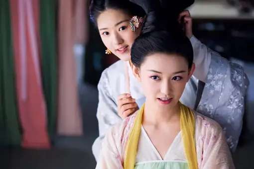 赵露思|拍摄《三千鸦杀》时候赵露思被蒋依依艳压!