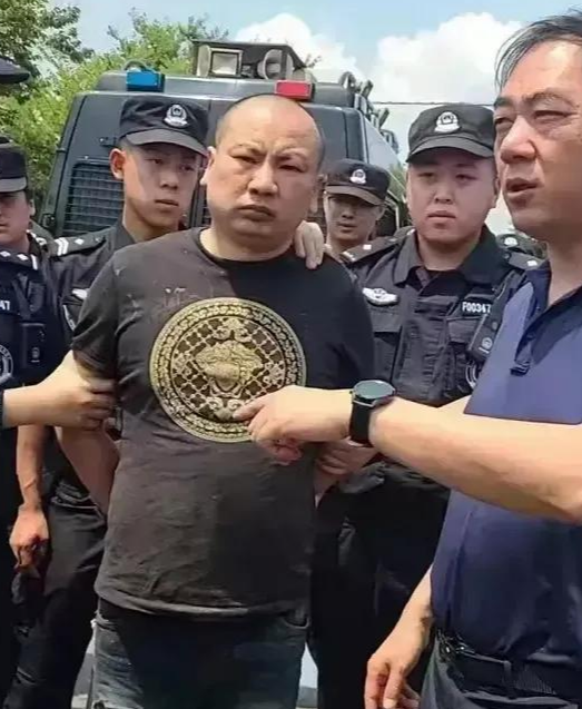 用冷静的思维去思考,这次唐山聚众殴打他人事件