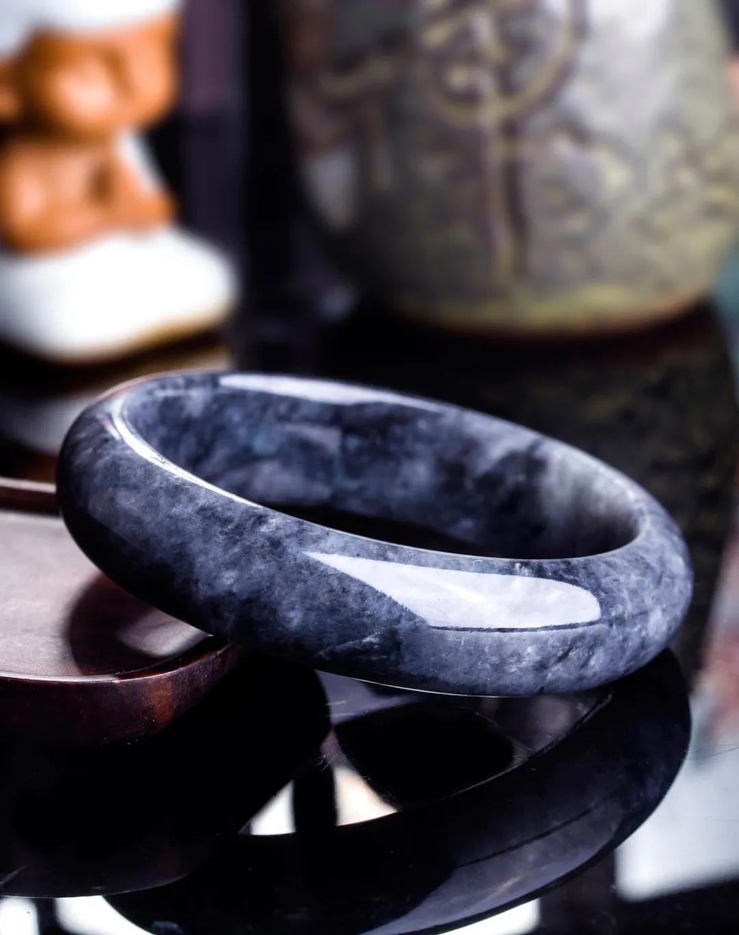 翡翠|乌鸡种翡翠值钱吗,和墨翠有什么区别?