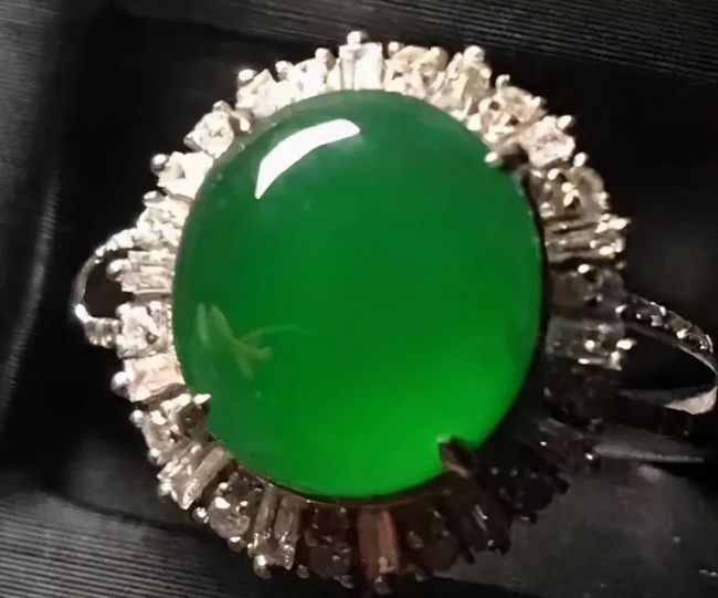 翡翠|翡翠的绿色不能一概而论，他有很多分支，各有特色