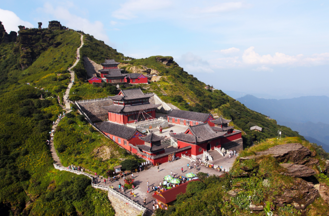 峨眉山|四川峨眉山与贵州梵净山相比，哪个景区更值得去旅游？