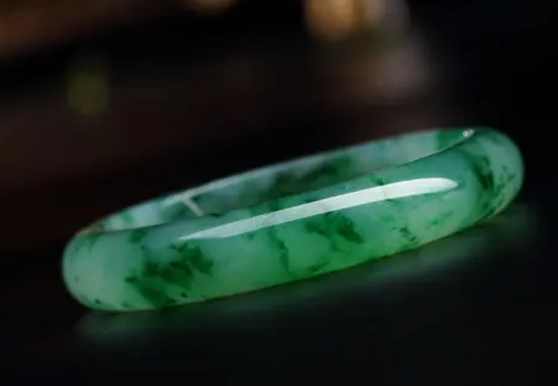 翡翠|还不知道怎么选翡翠饰品？看了这篇文章之后，就可以不再迷茫了