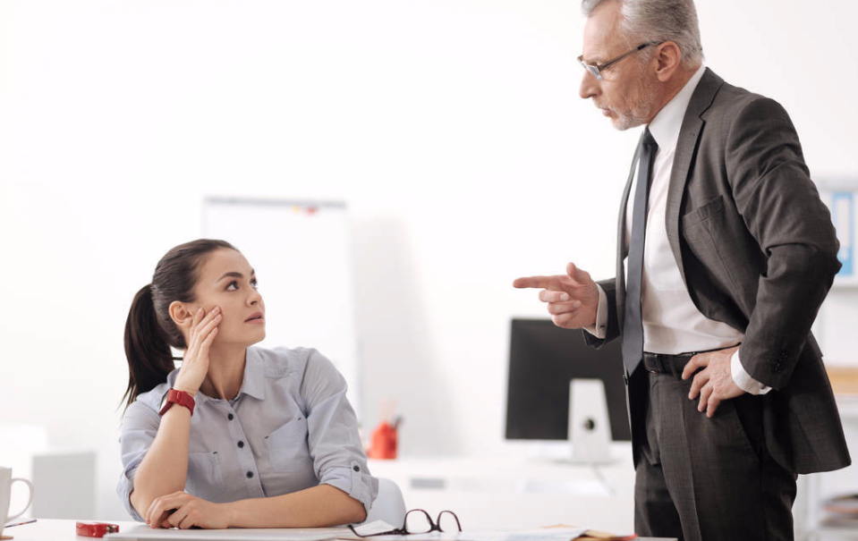 |领导既不提拔你,还不想让你走,还让你干很多活,是为什么?