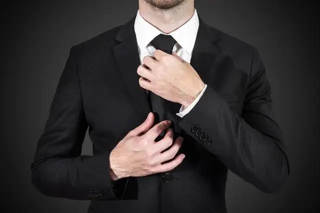 穿衣搭配|职场怎样的着装最得体？