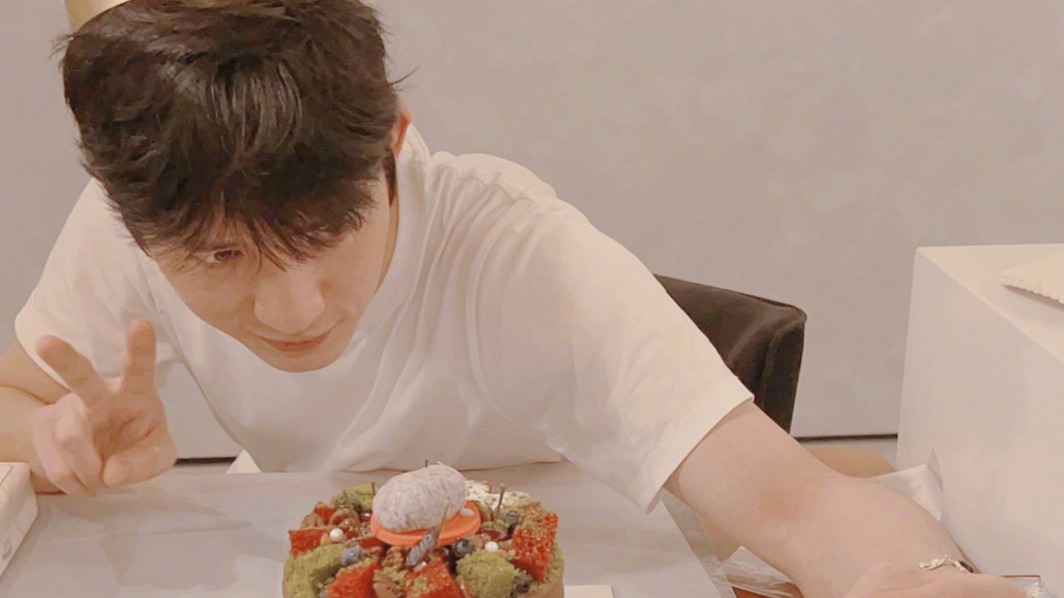 井柏然|李荣浩为井柏然庆生，网友纷纷cue白敬亭