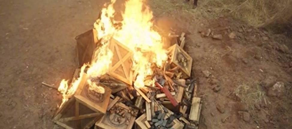 影视剧中这些让观众难以理解的剧情,导演真把观众当傻子啊