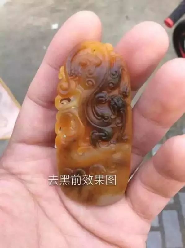 玉器没磕没碰，自己怎么就裂了呢？