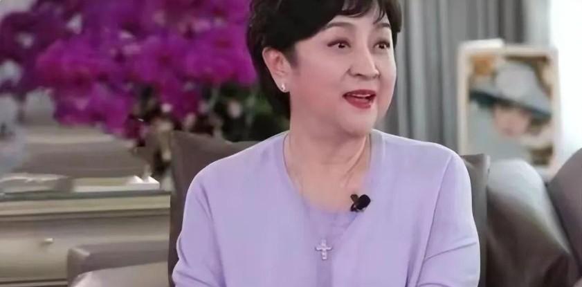 这一次,“手撕前妻”的刘家昌,意外揭开了谢霆锋老爸的“绿帽情史”