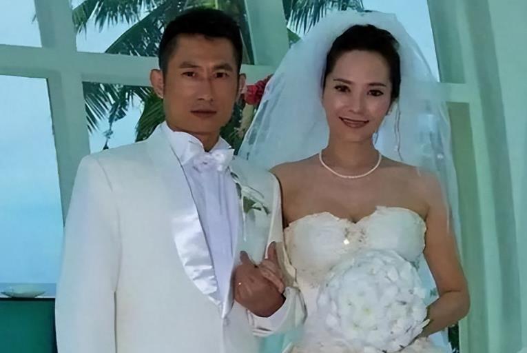 “最美港姐”郭羡妮 ,拒绝豪门下嫁河南农村后,网友:认不出来了