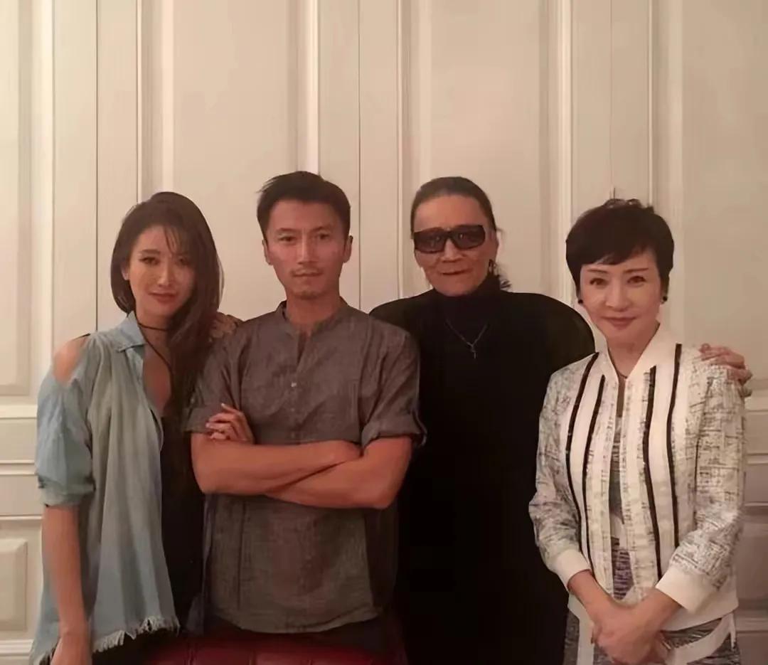 谢婷婷|张柏芝俩儿子被心疼:谢婷婷没带上侄子玩,狄波拉跟谢霆锋单独聚