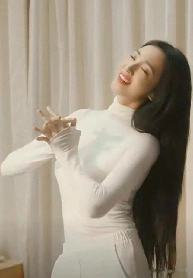 王紫璇写真——他只字未提喜欢你,你句句都是我愿意。