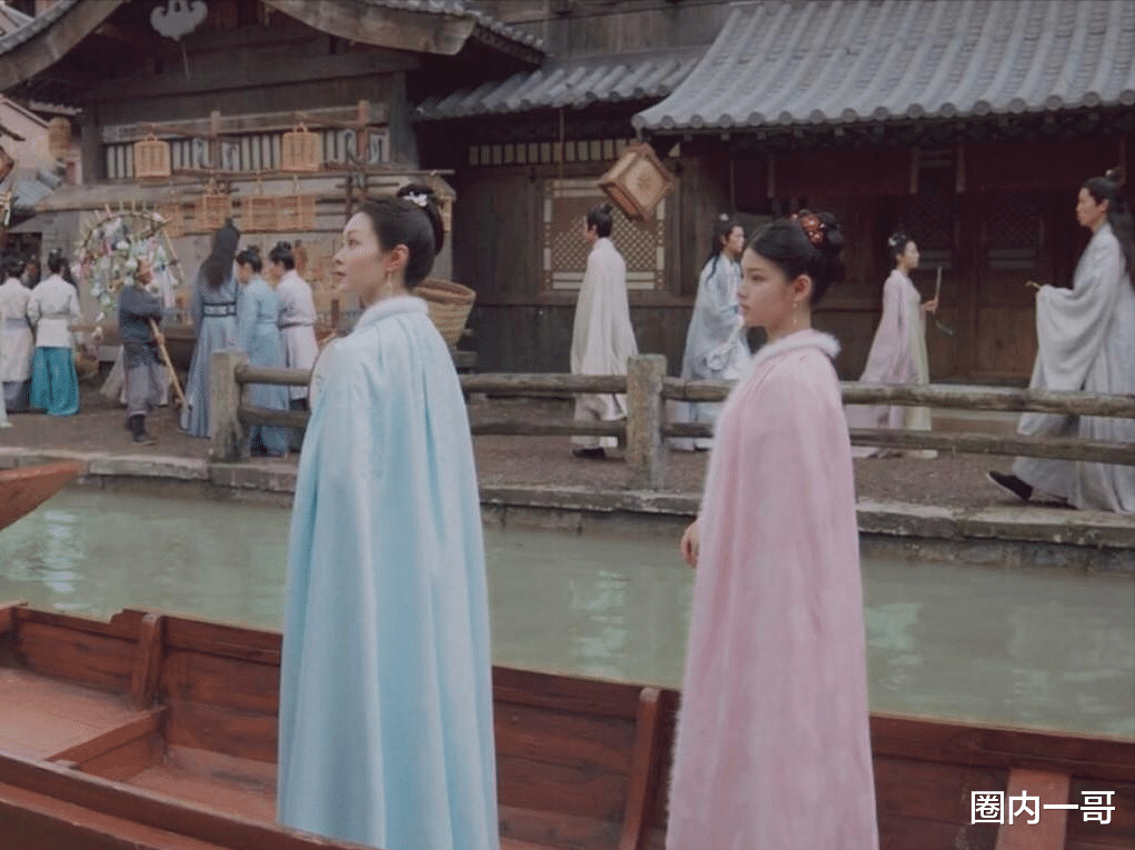 明明都是演丫鬟小姐，以前的主仆关系一目了然，现在的要靠“猜”