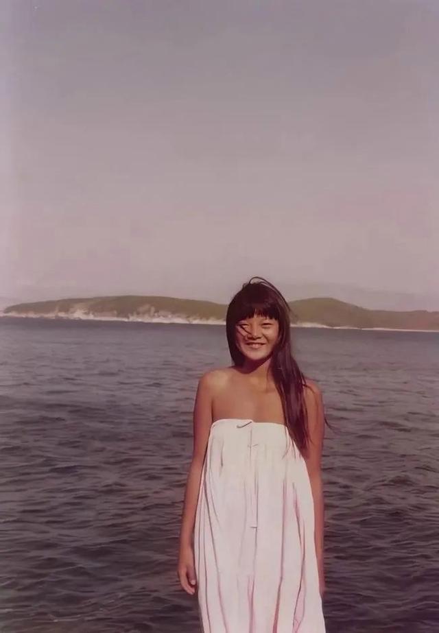 洪晃|“京圈真格格”出场撕遍内娱,关晓彤算什么啊!