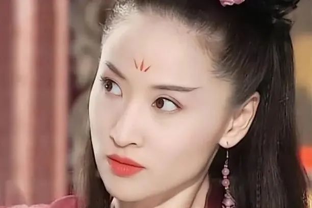 张艺谋深爱,马景涛为她殉情,从女神到香港第一情妇的惊人转变!