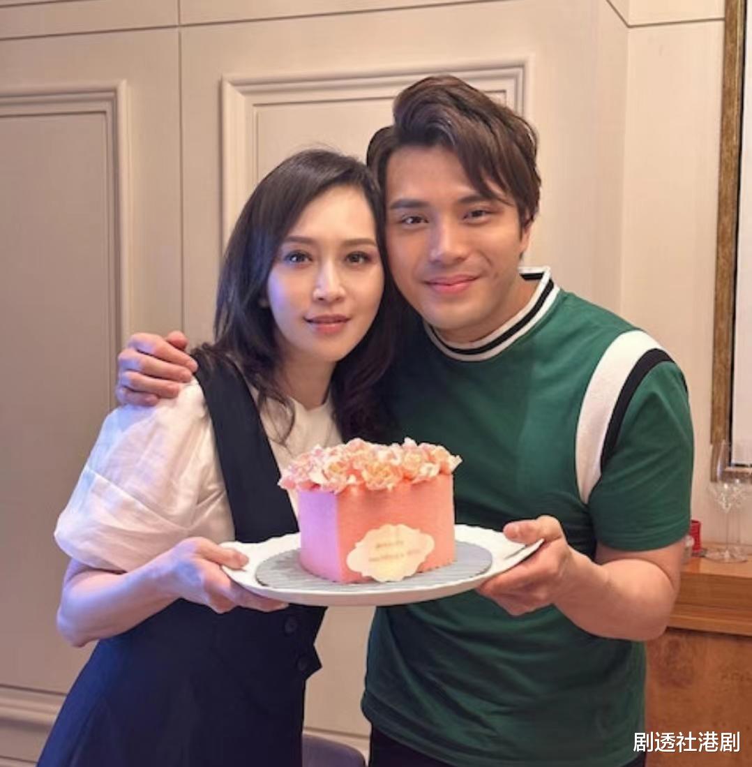 结婚20周年!港知名女星再嫁富商成幸福人妻,更对继子视为己出