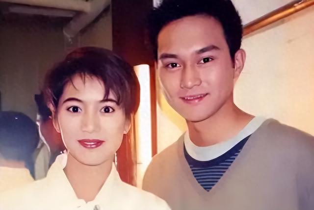 都不是善茬？结婚22年后，张智霖和袁咏仪的遮羞布，再也盖不住了