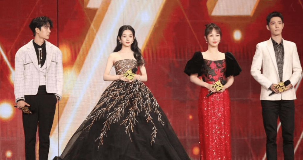 还没上映,《第二十条》就等来央媒认可,但央视只夸了女二号一人