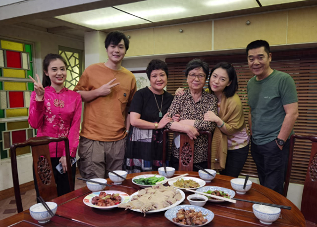 70岁康祈光和47岁香兰恩爱二十余年，他们一起捍卫康家夫妻的体面