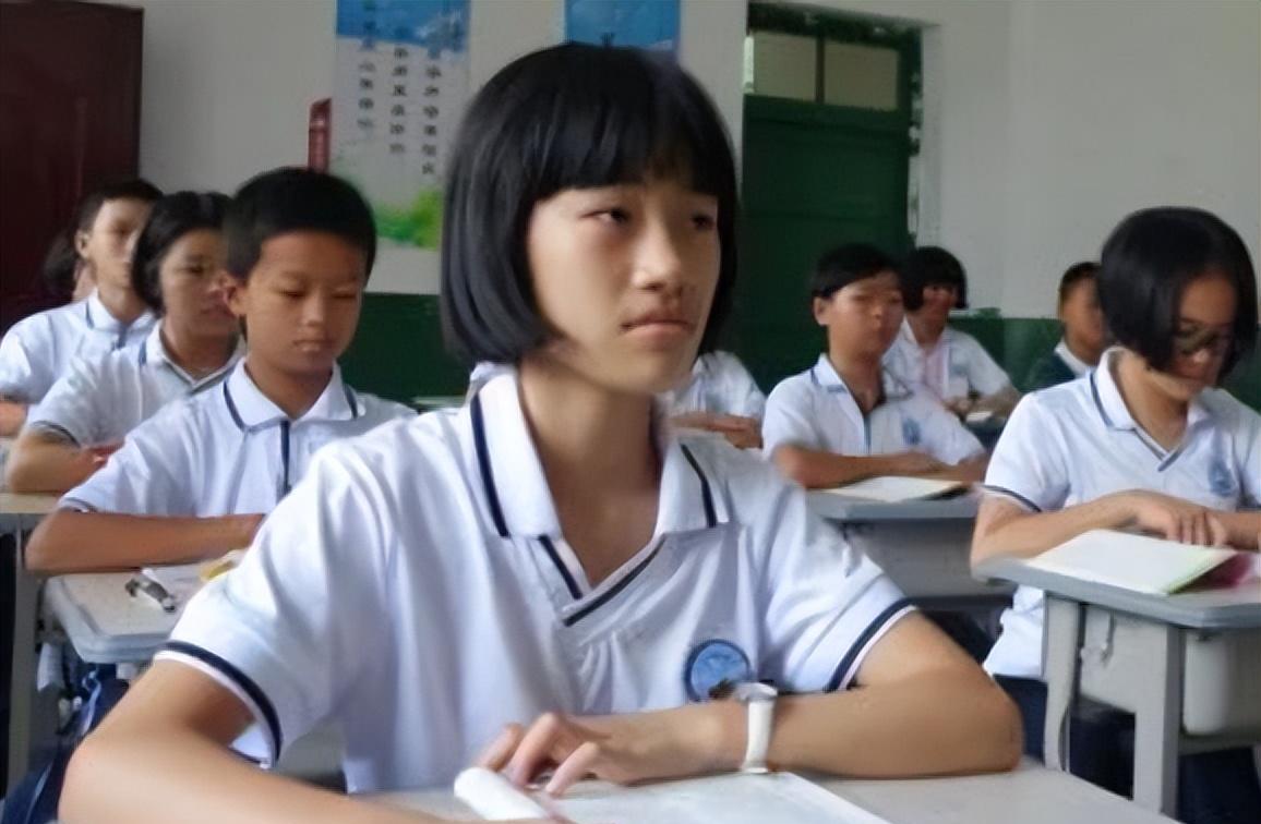 发型 继“鲶鱼须”之后,“水母发型”成为潮流,家长表示更看不懂了