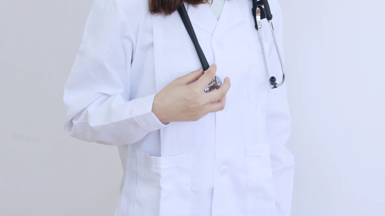 癌症并非绝症，它其实是一种可控可防的慢性病，不必“谈癌色变”